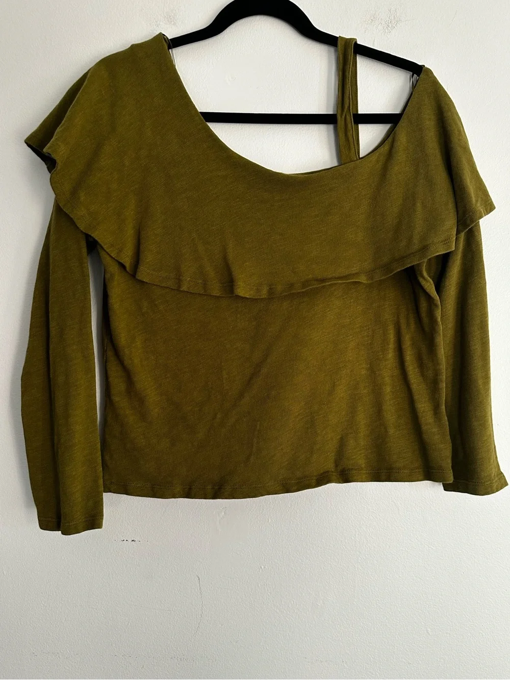 Postmark Anthropologie Olive Green Off-Shoulder Ruffle Top Size Large - Picture 3 of 9